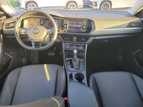 Used 2019 Volkswagen Jetta SE image 9