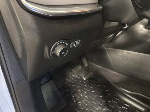 Certified 2024 Jeep Compass Limited image 14