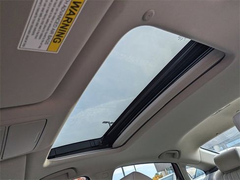 Used 2022 Honda Accord Touring image 19