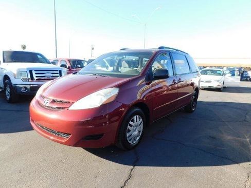 Used 2007 Toyota Sienna CE image 3