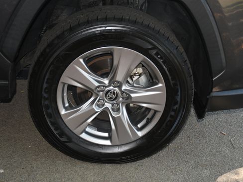 Certified 2023 Toyota RAV4 XLE FWD image 20