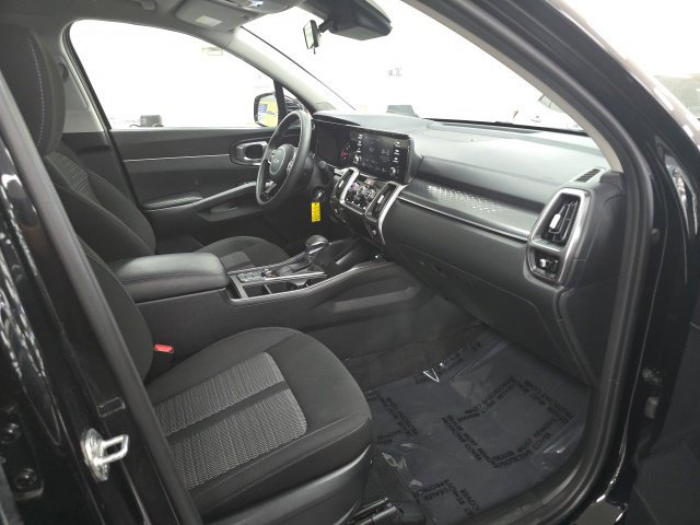 Used 2023 Kia Sorento LX AWD/4WD image 10
