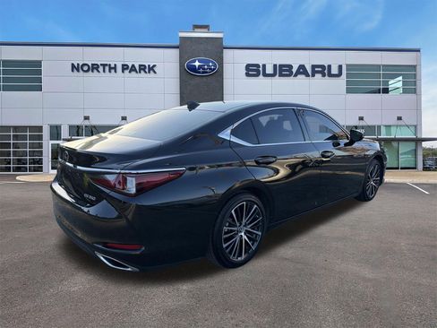 Used 2024 Lexus ES 350 w/ Premium Package FWD image 3