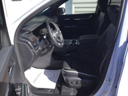 New 2026 GMC Acadia Denali w/ Super Cruise Package image 7