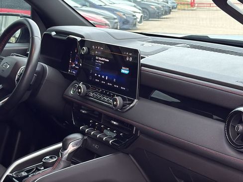 Used 2023 Chevrolet Colorado Z71 w/ Z71 Convenience Package 2 image 32