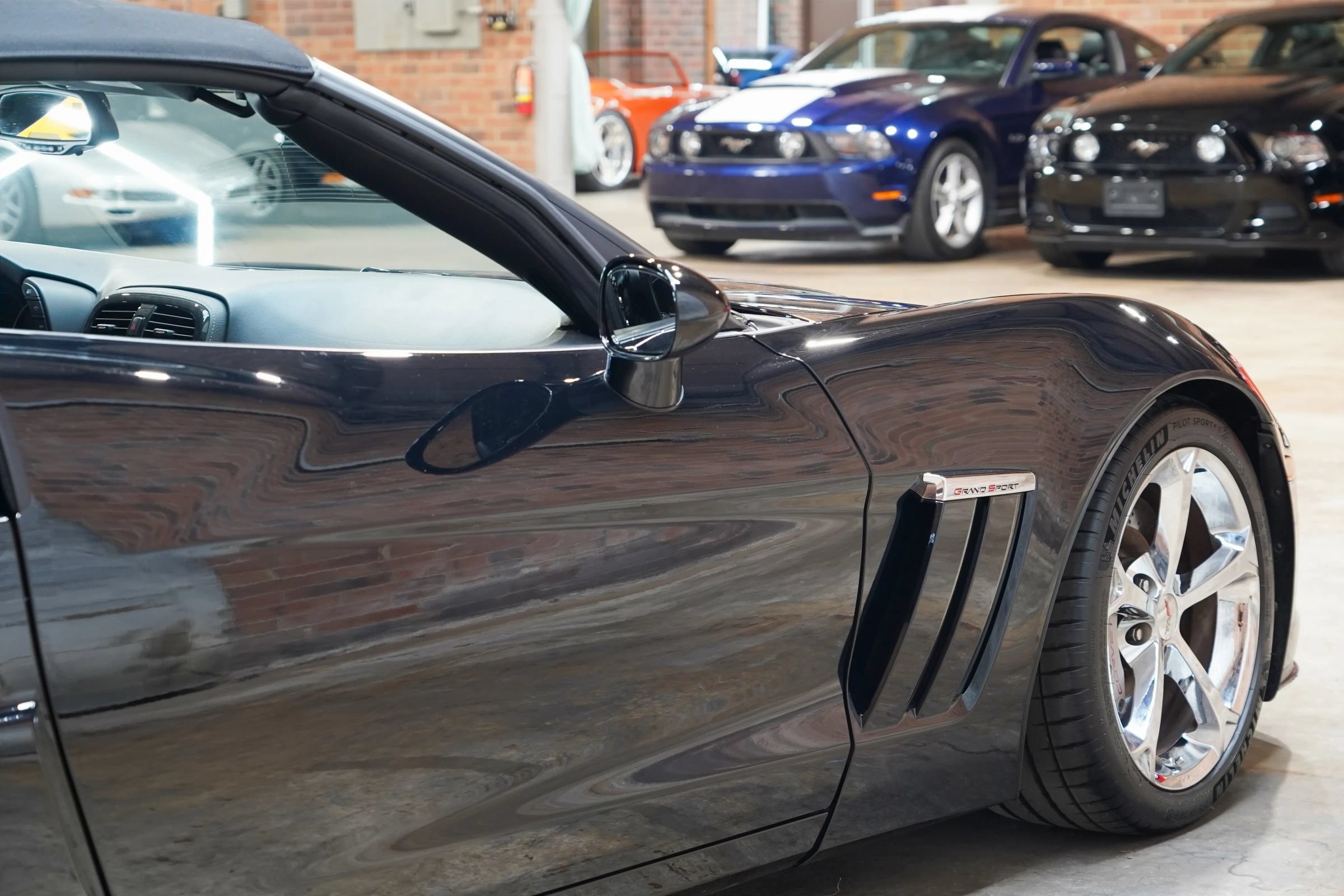 Used 2011 Chevrolet Corvette Grand Sport w/ Preferred Equipment Group RWD image 16