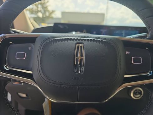 New 2027 Lincoln Navigator Premiere RWD image 23