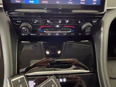 Used 2023 Jeep Grand Cherokee 30th Anniversary AWD/4WD image 30