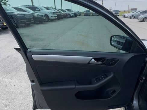 Used 2018 Volkswagen Jetta S FWD image 11