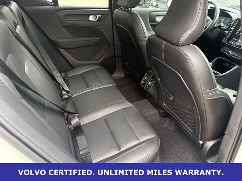 Certified 2025 Volvo XC40 B5 Plus AWD/4WD image 34