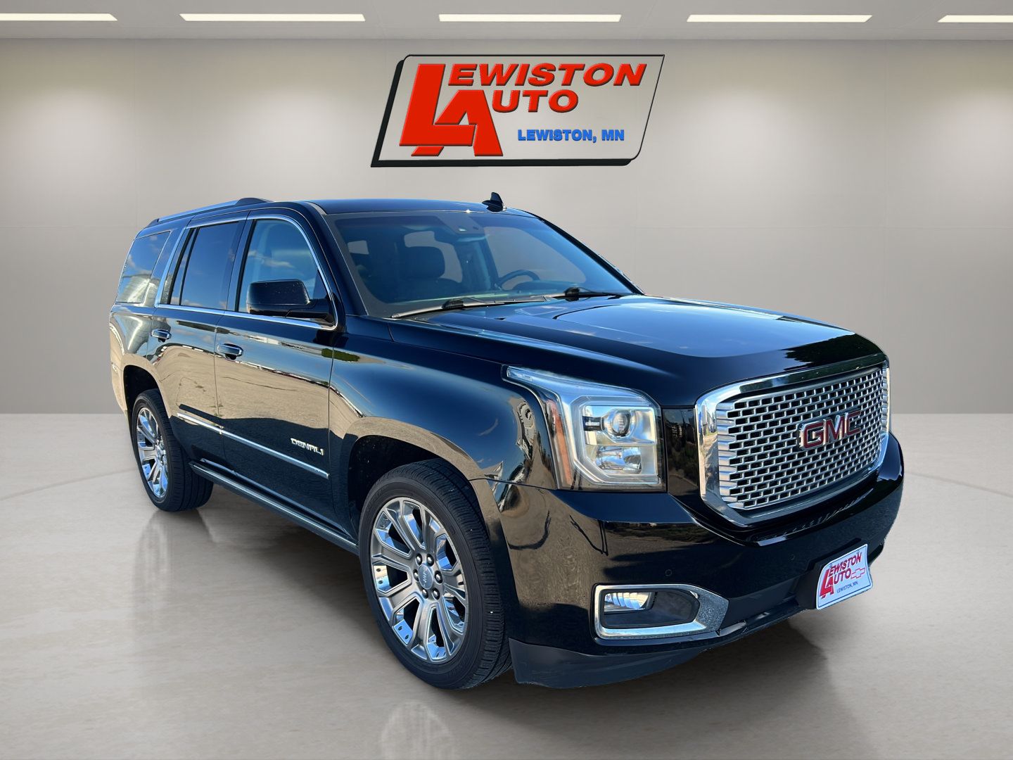 Certified 2015 GMC Yukon Denali w/ Premium Package AWD/4WD image 14