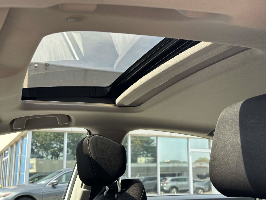 Used 2023 Honda Accord EX image 17