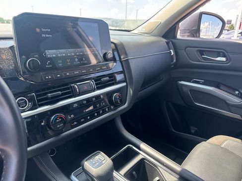 Used 2022 Nissan Pathfinder SL w/ SL Premium Package FWD image 21