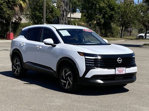 Used 2025 Nissan Kicks SV image 44