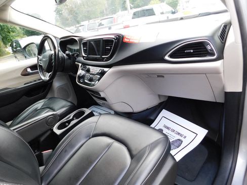 Used 2021 Chrysler Voyager Lxi w/ Cold Weather Group image 36