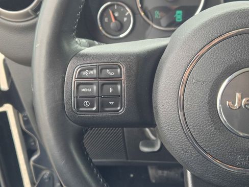 Used 2018 Jeep Wrangler Unlimited Sport S AWD/4WD image 35