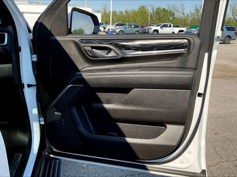 Used 2021 GMC Yukon Denali w/ Denali Premium Package image 19