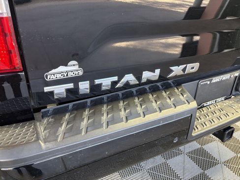 Used 2024 Nissan Titan SV w/ SV Convenience Package image 8