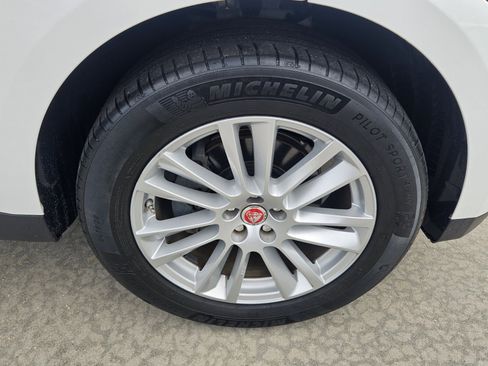 Used 2018 Jaguar F-PACE Prestige image 12