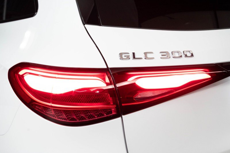 New 2027 Mercedes-Benz GLC 300 4MATIC image 9
