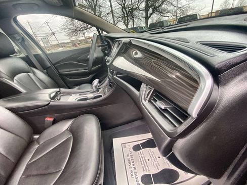 Used 2020 Buick Envision Essence image 29