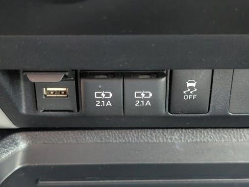 Used 2020 Toyota Tundra SR5 w/ SR5 Leather Package AWD/4WD image 17
