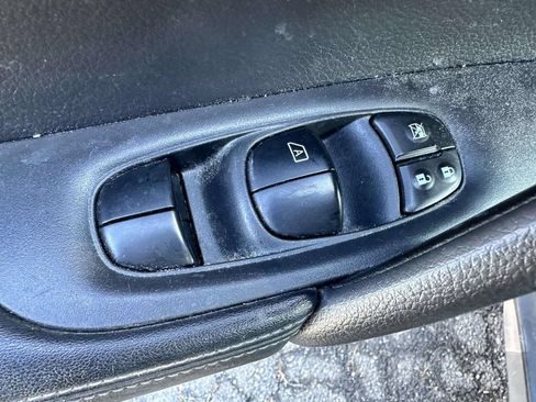 Used 2019 Nissan Rogue S AWD/4WD image 9