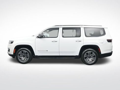 Used 2024 Jeep Wagoneer Series II w/ Flexible Seating Group RWD image 10