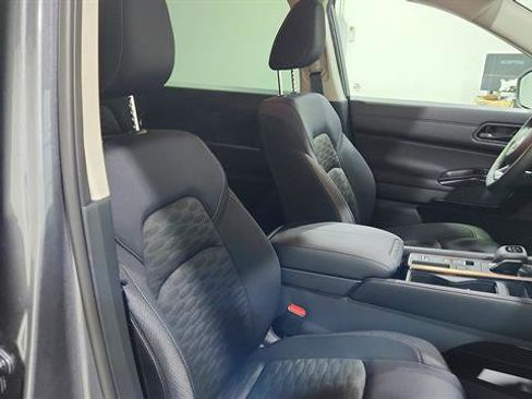 New 2025 Nissan Pathfinder SV image 25