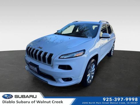 Used 2017 Jeep Cherokee Overland w/ Technology Group AWD/4WD image 1
