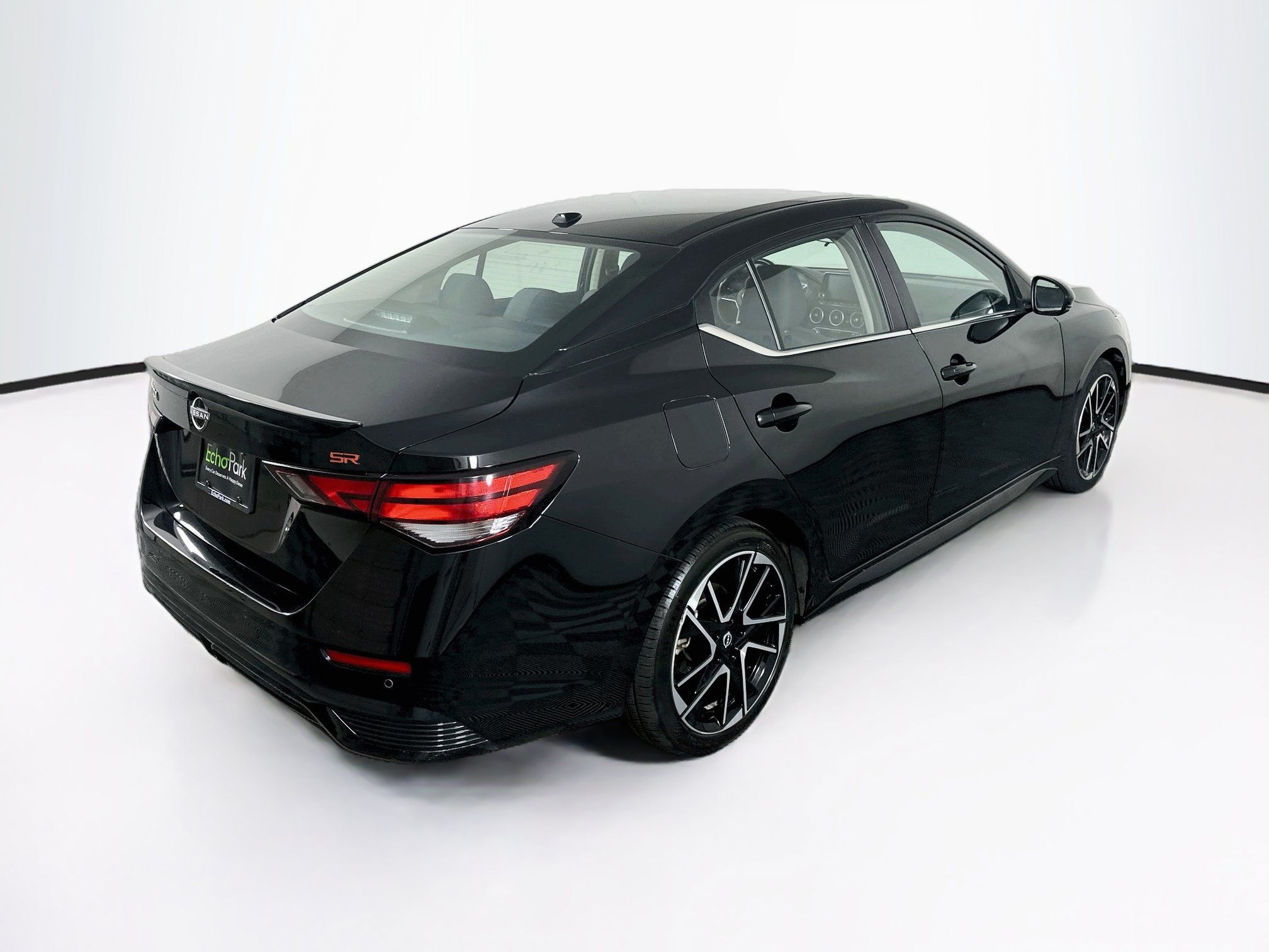 Used 2025 Nissan Sentra SR FWD image 9
