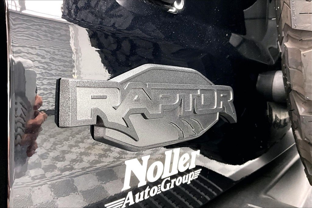 New 2026 Ford Bronco Raptor w/ Interior Carbon Fiber Pack AWD/4WD image 9