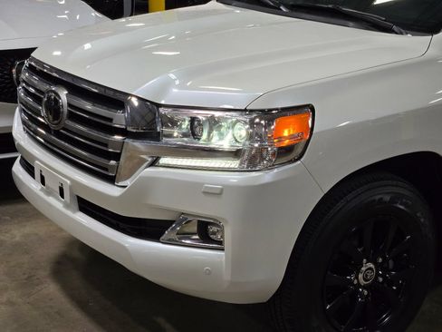 Used 2019 Toyota Land Cruiser AWD/4WD image 14