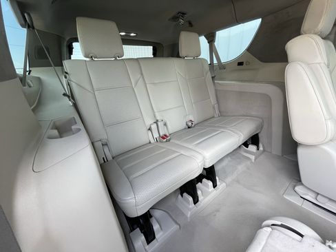 Certified 2021 Cadillac Escalade ESV Premium Luxury Platinum image 27