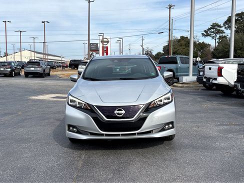 Used 2019 Nissan Leaf SV w/ SV Technology Package image 2