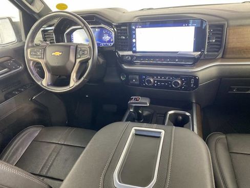 Used 2022 Chevrolet Silverado 1500 High Country w/ Technology Package AWD/4WD image 13