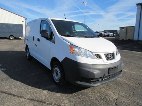 Used 2017 Nissan NV200 S image 3