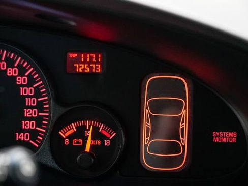 Used 2004 Pontiac Bonneville SE image 24