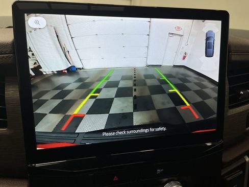 Used 2022 Ford Expedition Limited image 6