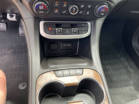 Used 2020 GMC Acadia SLE w/ Driver Convenience Package AWD/4WD image 13