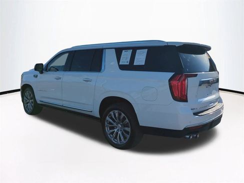 Used 2021 GMC Yukon XL Denali w/ Denali Premium Package image 7