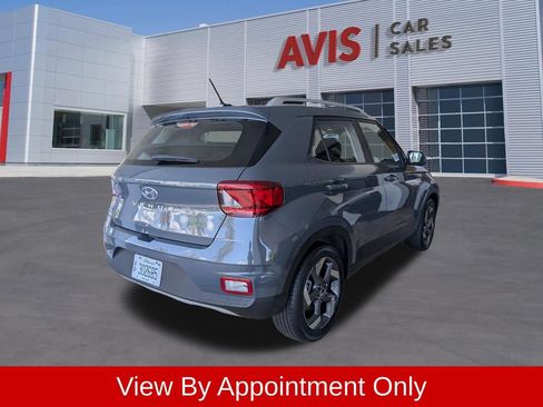 Used 2025 Hyundai Venue SEL FWD image 6