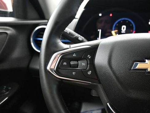 Used 2025 Chevrolet Trax LT w/ LT Convenience Package image 15