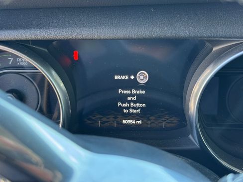Used 2022 Jeep Wrangler Unlimited Sahara AWD/4WD image 25
