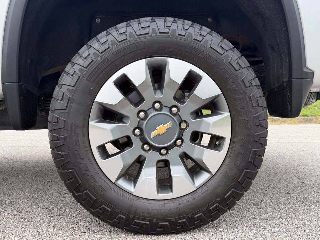 Used 2022 Chevrolet Silverado 2500 LT w/ Convenience Package AWD/4WD image 11