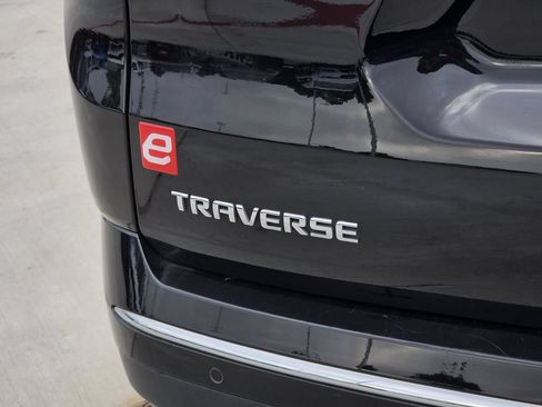 Used 2023 Chevrolet Traverse High Country w/ LPO, Floor Liner Package FWD image 38