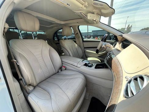 Used 2019 Mercedes-Benz S 560 Sedan image 13