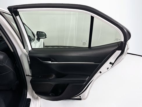Used 2023 Toyota Camry SE image 27