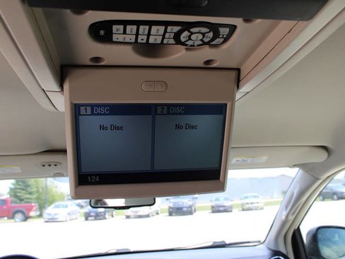 Used 2013 Chrysler Town & Country Touring FWD image 13