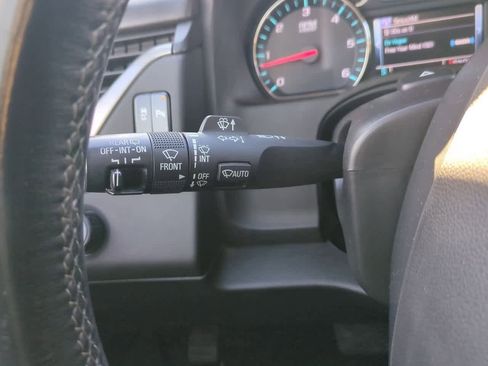 Used 2017 Chevrolet Suburban LS image 26